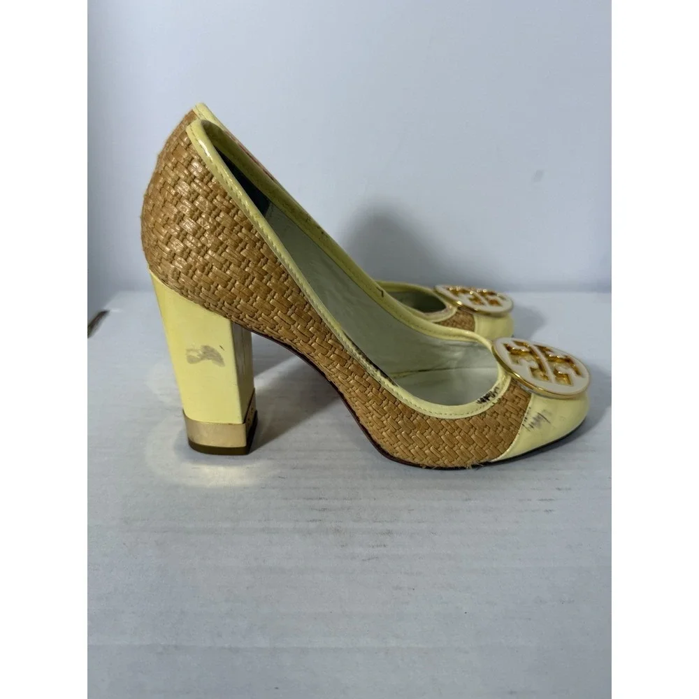 Tory Burch Rafia Pumps Yellow Patent Cap Toe Logo‎ Medallion Block Heel
